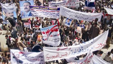 جانب من المسيرة الجماهيرية الحاشدة المؤيدة لمبادرة الرئيس في ذمار أمس